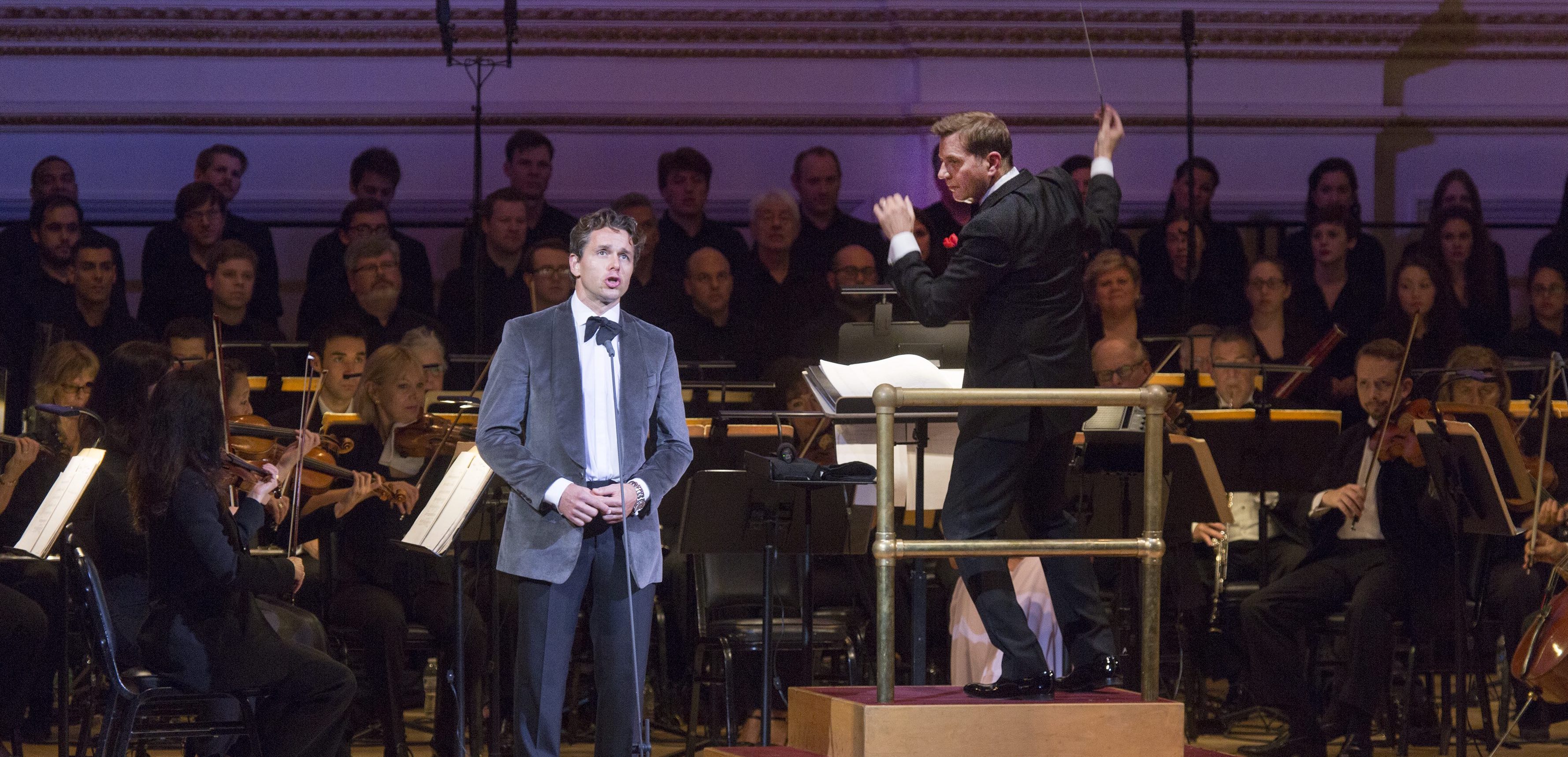Julian Ovenden performs with The New York Pops